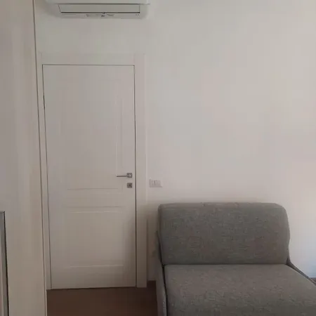 Carol House Piazza Bologna Apartment *