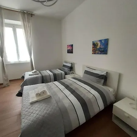 Apartment Carol House Piazza Bologna