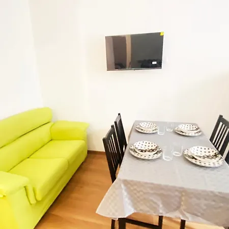 Carol House Piazza Bologna Apartment