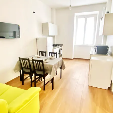 Carol House Piazza Bologna Apartment *